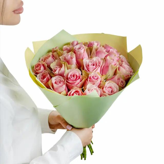 25 Розовых роз